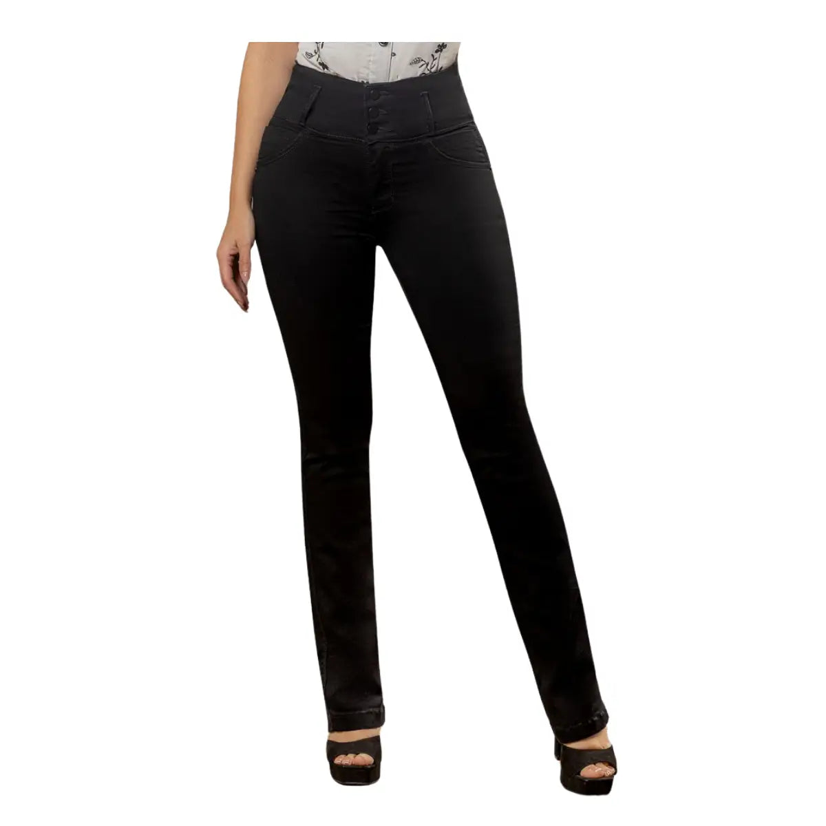 Jean colombiano color negro modelo R8432 con bota recta y tres botones, vista frontal.